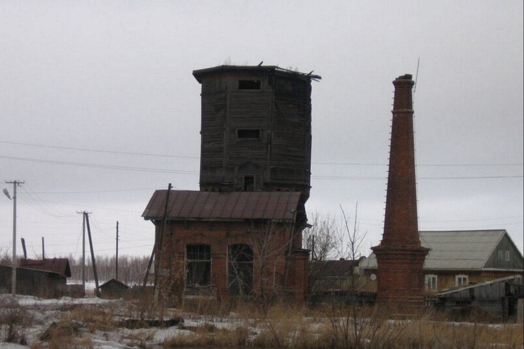 Погода в убинке. Водонапорная башня Убинское. Водонапорная башня в селе Убинском районе. Отреставрированные водонапорные башни. Водонапорная башня Владивосток.